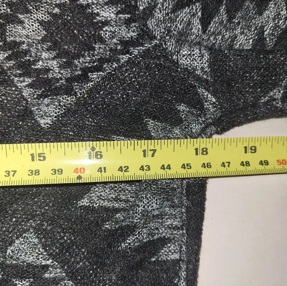 Ali Miles Gray Black Aztec Southwestern Print Mid Length Open Cardigan With Hood - Picture 2 of 5